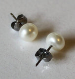 Niobium or Titanium Pearl stud earrings, White fresh water pearl stud earrings, Hypoallergenic, Pure Titanium earrings, sensitive ears