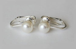 Clip on pearl studs, multiple sizes, genuine pearls, silver or gold, flower girl, bridesmaids earring, non pierced ears, clip on earrings