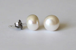 8-8.5 mm Pure Titanium or Niobium pearl earrings, Real pearl stud earrings, Hypoallergenic earring, for sensitive ears, Bridesmaid earrings