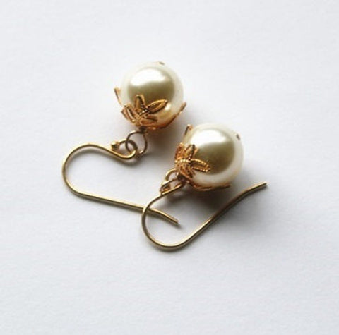 10 mm large leaf pearl drop earrings- Gold pearl earrings - Bridesmaid earrings- Gold leaf pearl earrings- pearl earrings-Wedding pearl gift