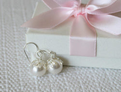 SET of 4 pairs Bridesmaids earrings, Leaf pearl earrings, bridesmaids gift, Large pearl earrings, bridesmaids gift set, bridal party gifts