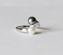 Adjustable double fresh water pearl ring Sterling silver ring Peacock black and white pearl ring Black pearl ring white pearl ring Birthday