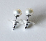 SET of 8 Pairs Real pearl stud earring, Bridesmaid pearl studs, 8 sets bridesmaid pearl earrings, custom bridal gifts, Wedding pearl gifts
