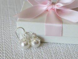 SET of 6 pairs large leaf pearl earrings, 10mm white pearls, Bridesmaid earrings, Gold pearl earrings, pearl drop earrings, Cream pearl